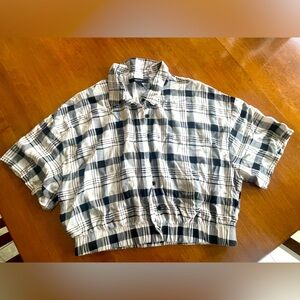 Forever 21 cropped short sleeve top L